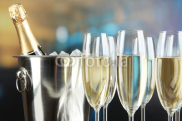 Champagne_in_glasses_in_restaurant.jpg