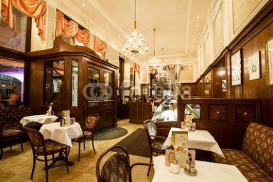 Mozart_coffee_house_interior_Vienna.jpg